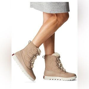 Sorel Joan of Arctic boots - waterproof/insulated (brand new)